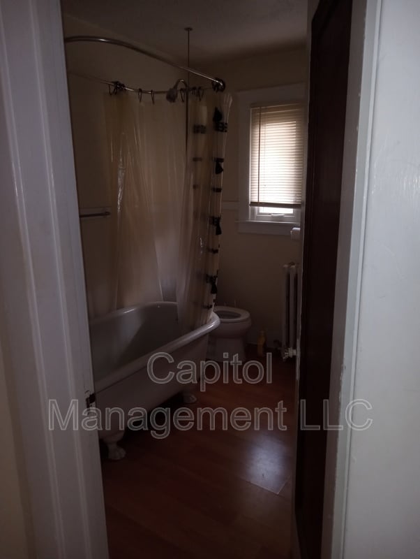 Photo - 307 N Walnut St Apartment