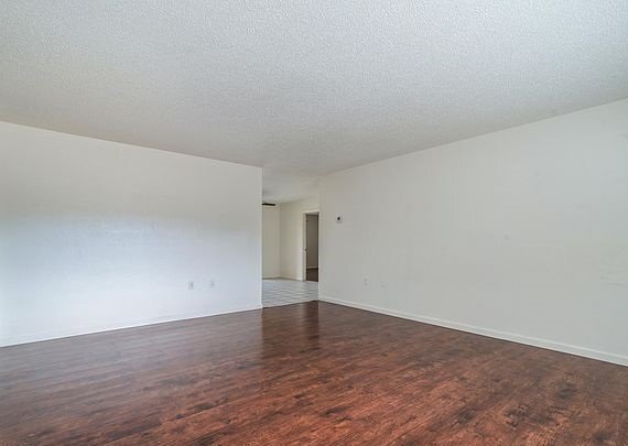 Foto del edificio - 1409 W College Ave