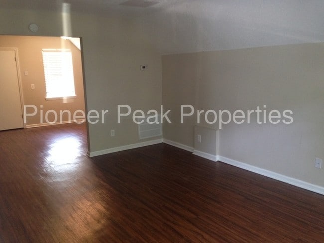 Building Photo - 7655 Austin Dr