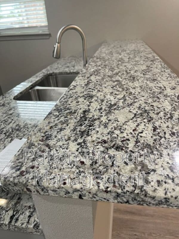 Building Photo - 510 Roosevelt Ave