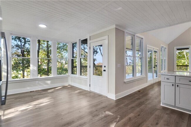 Building Photo - 114 Little Hendricks Mountain Cir