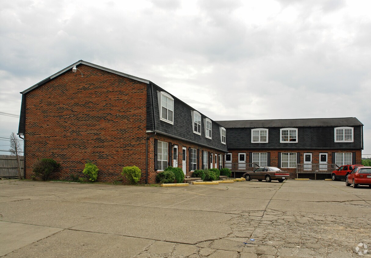Primary Photo - 140 Clayton Ave