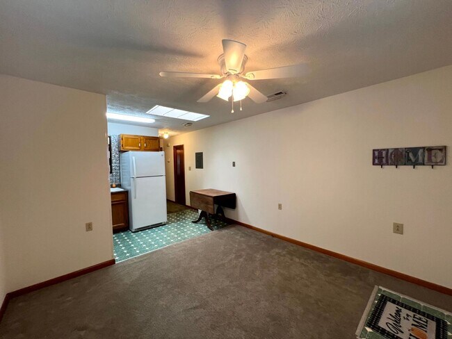 Foto del edificio - 2472 John Hall Rd