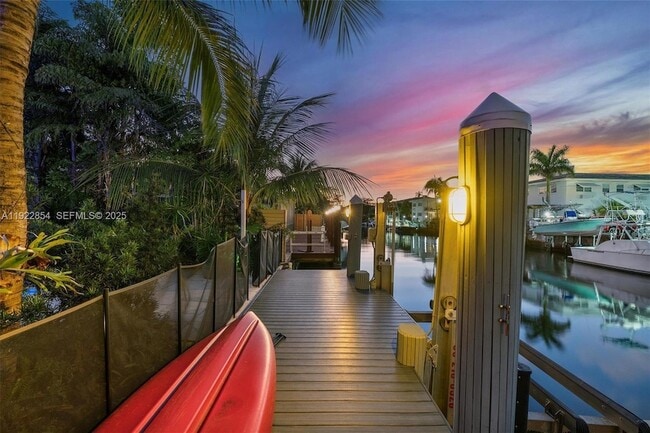 Foto del edificio - 1361 NE 104th St