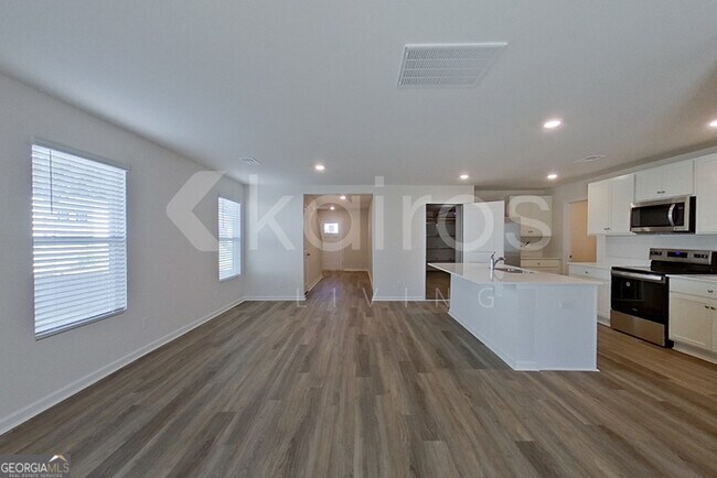 Building Photo - 116 Inez Ave
