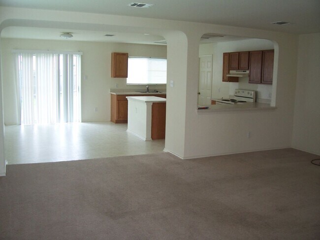 Foto del edificio - 3 Bedroom Home in a Great Neighborhood