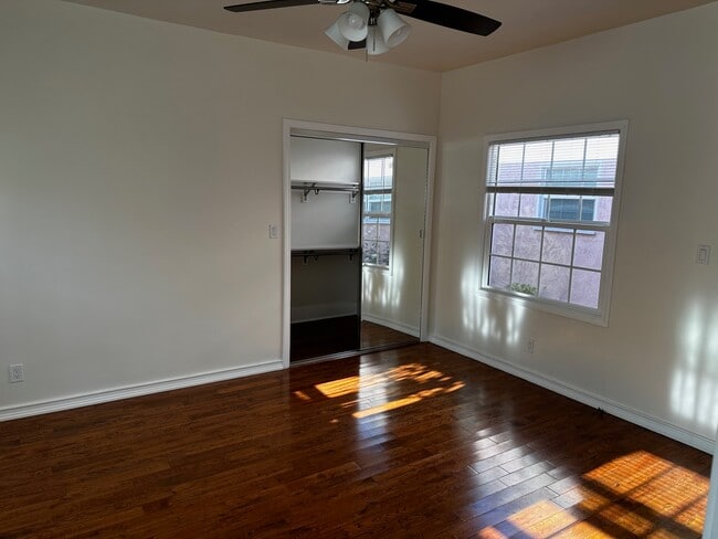 Building Photo - 1245 E Appleton St