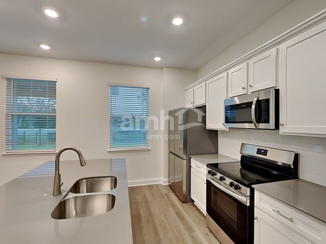 Foto del edificio - 1056 Grafton Ridge Dr