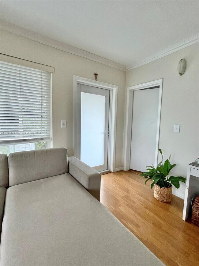 Foto del edificio - 1065 98th St