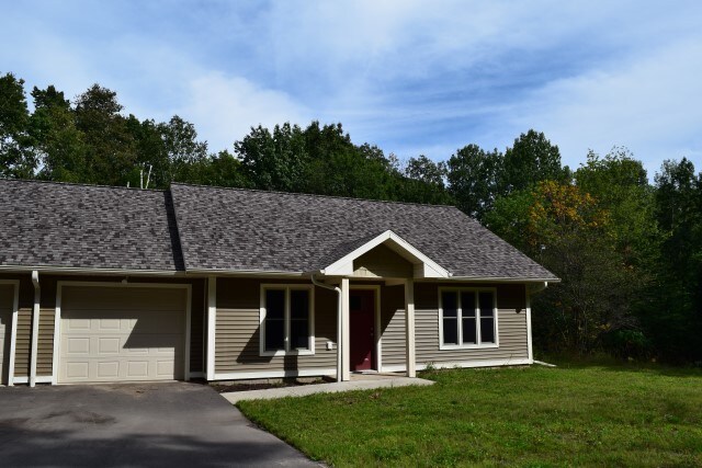 Primary Photo - 2862 S Hill Ln