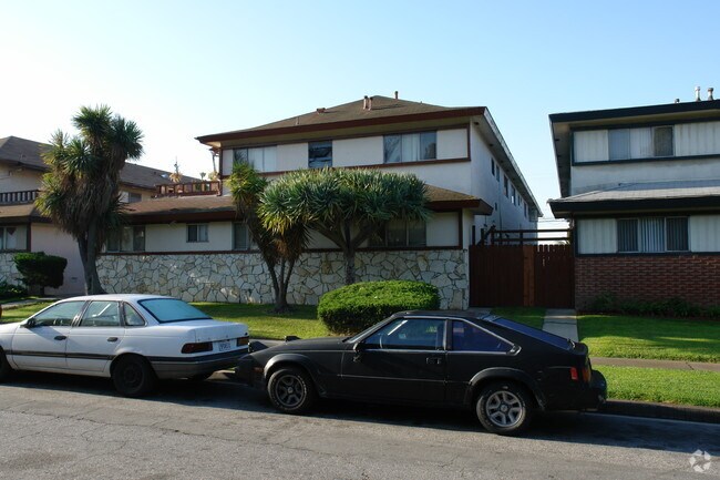 Building Photo - 1906 W El Segundo Blvd