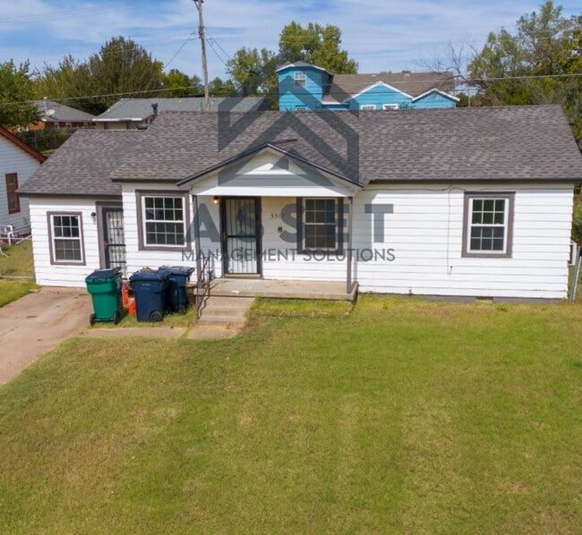 Building Photo - 3-Bedroom Available!