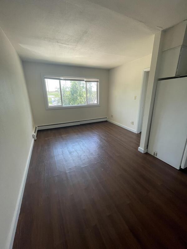 Building Photo - 1465 Meadowview Dr