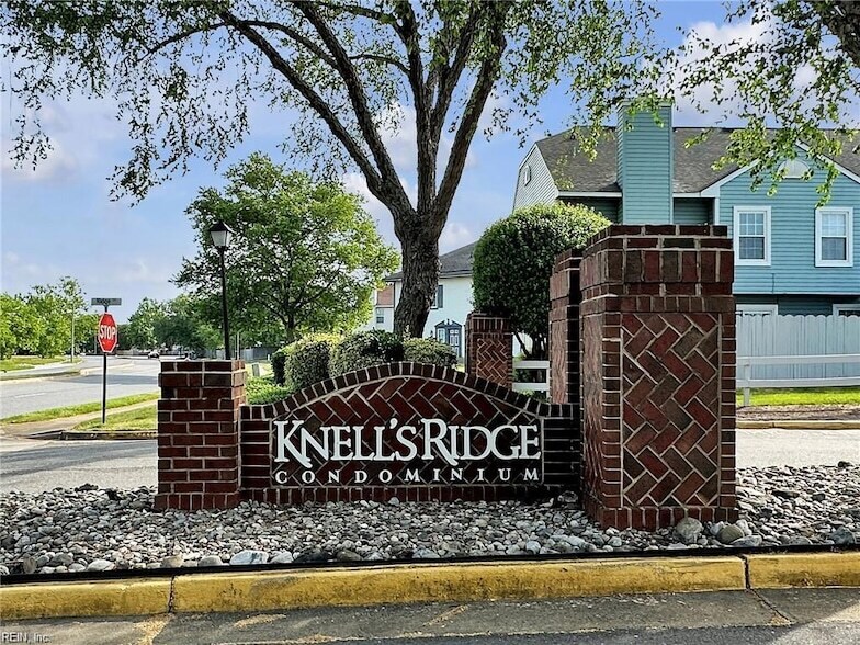 Foto del edificio - 624 Ridge Cir