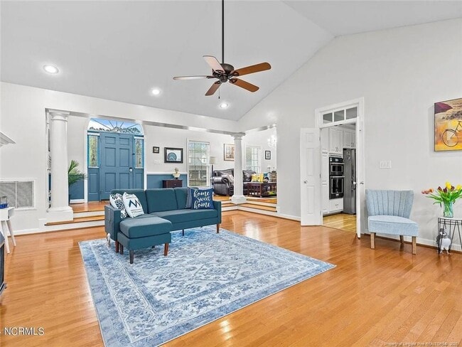 Building Photo - 1114 4 Wood Dr