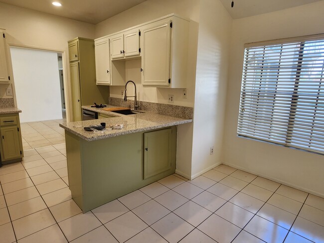 Kitchen - 31492 Via La Senda