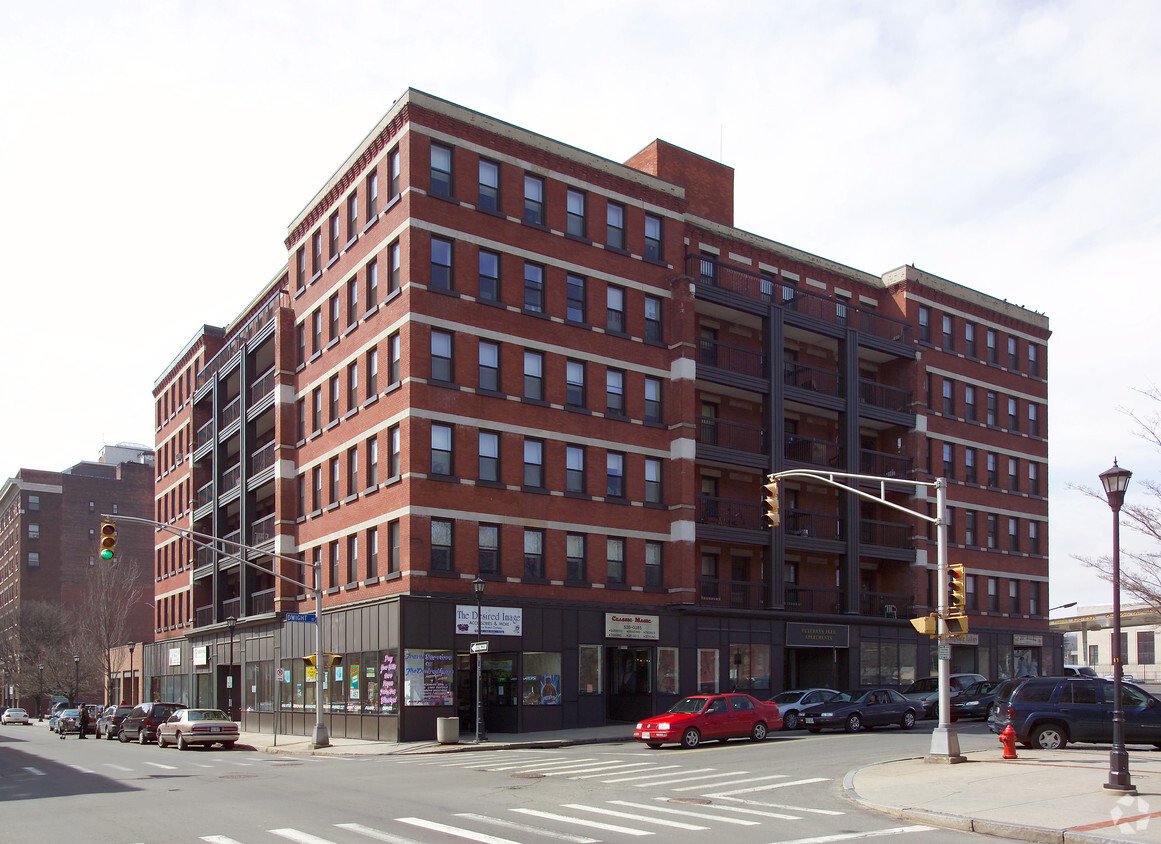 Primary Photo - Veterans Park Apartments