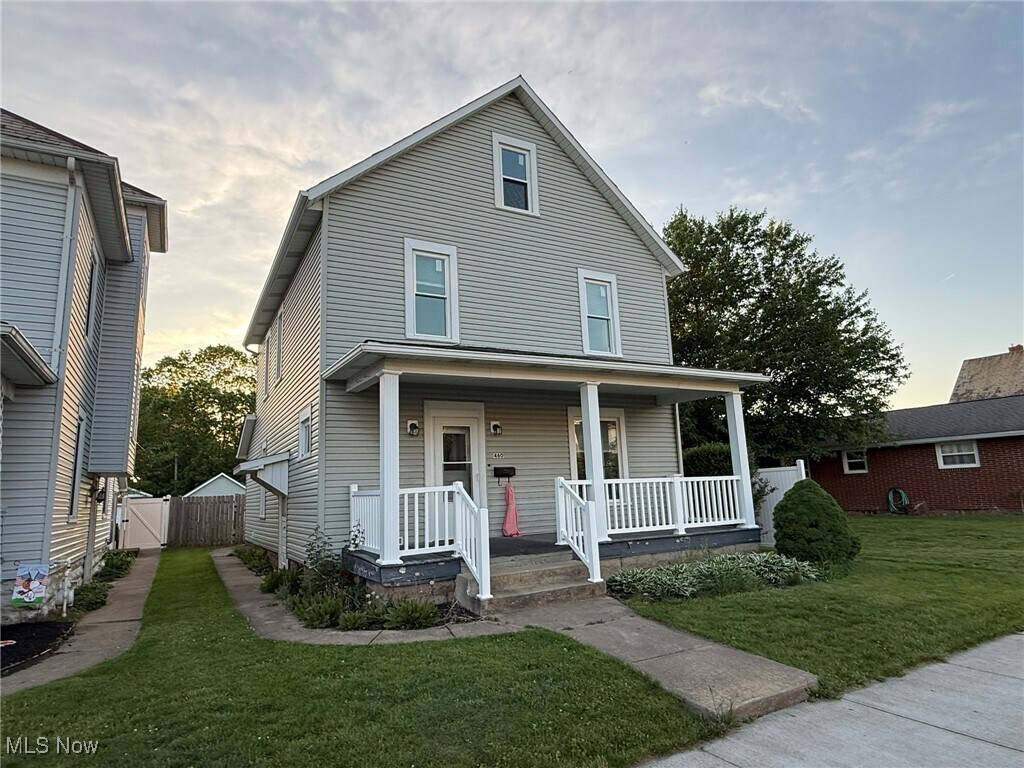 Primary Photo - 460 2nd St NW