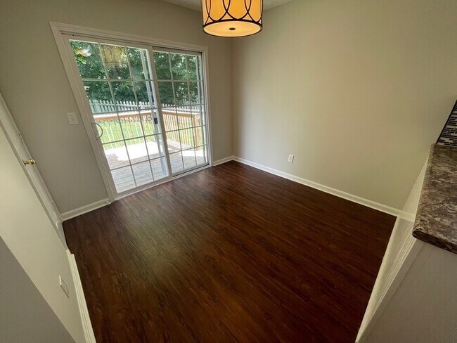 Building Photo - 4BD/2BA Single Family Home