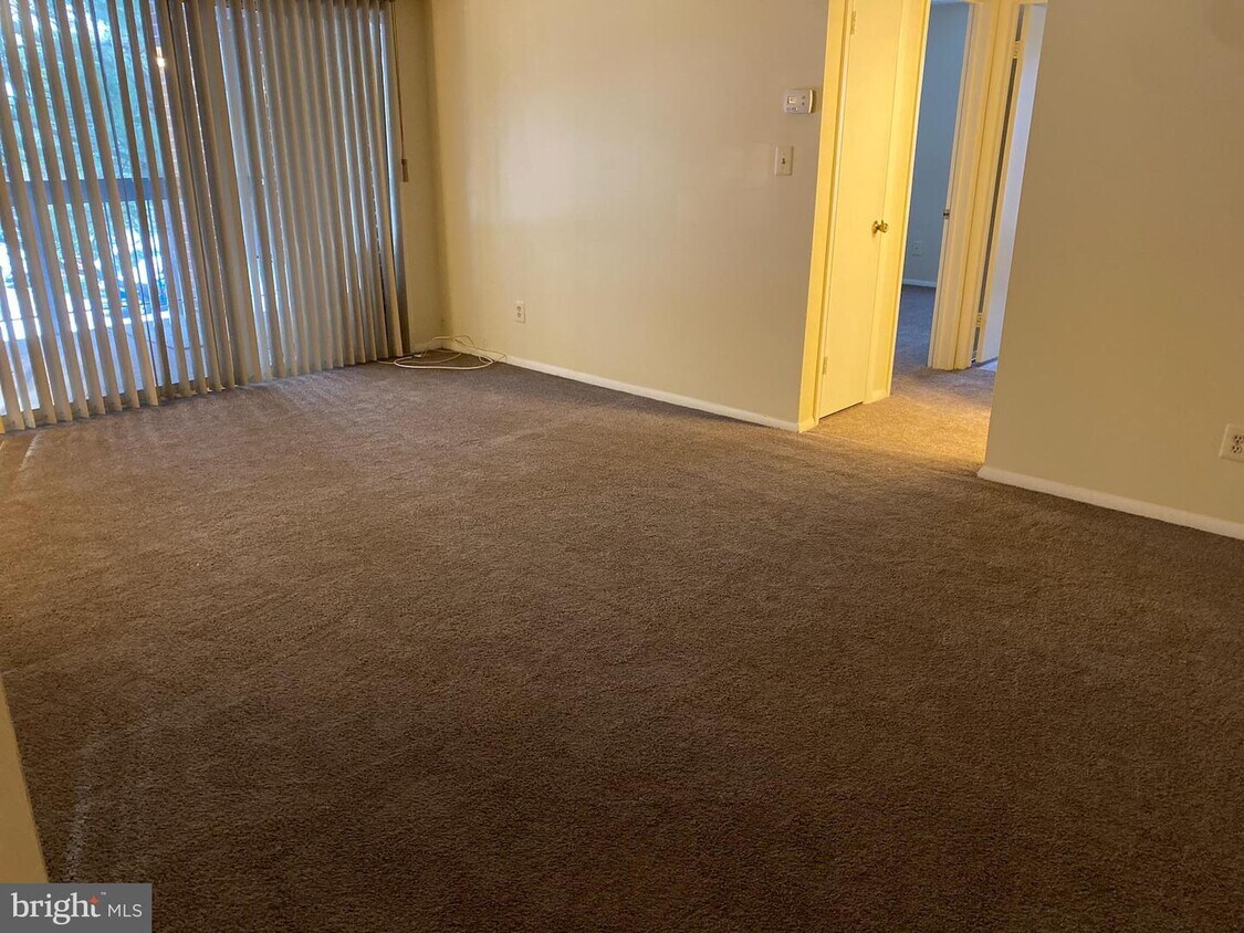 7915 Coriander Dr Unit 12, Gaithersburg, MD 20879 Room for Rent in