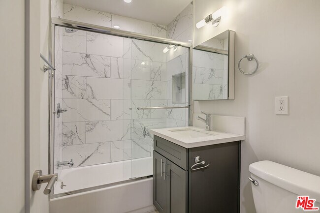 Foto del edificio - 2232 W 24th St