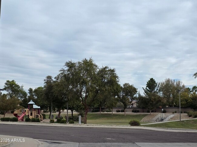 Building Photo - 12929 W Vista Paseo Dr