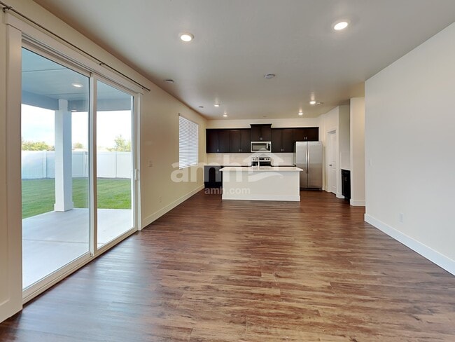 Building Photo - 9366 Wabash St