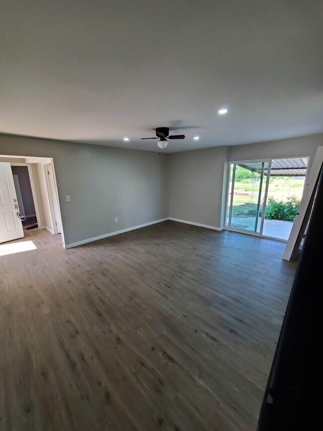 Foto del edificio - 5619 Kemp Blvd