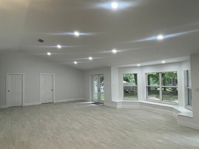 7418 NW 128th Pl Alachua FL 32615 - 7418 Nw 128th Pl Alachua Fl Building Photo 