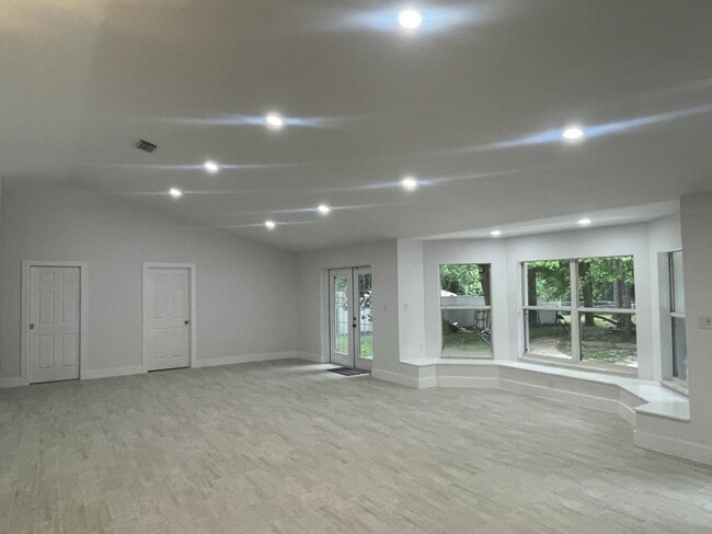 Building Photo - 7418 NW 128th Pl