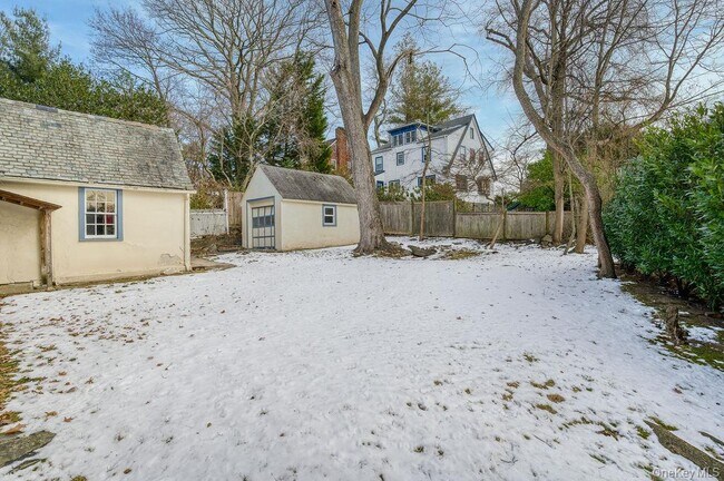 Building Photo - 8 Ridgecrest W