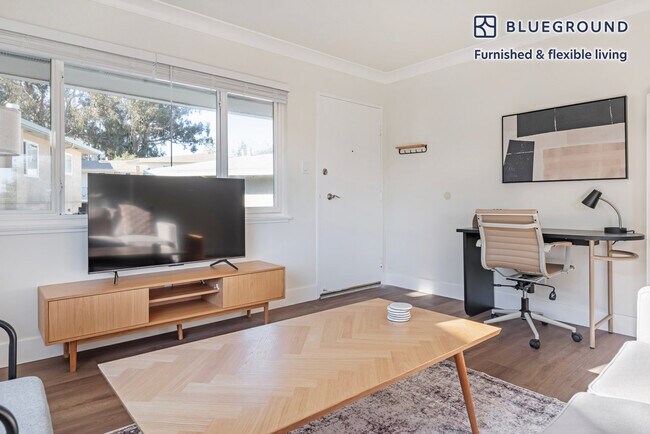 Building Photo - 15 S Broadway