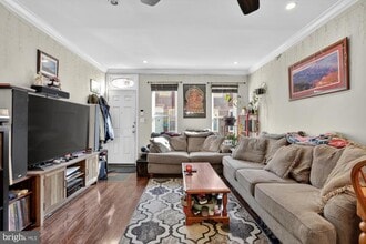 Building Photo - 1540 S Mole St