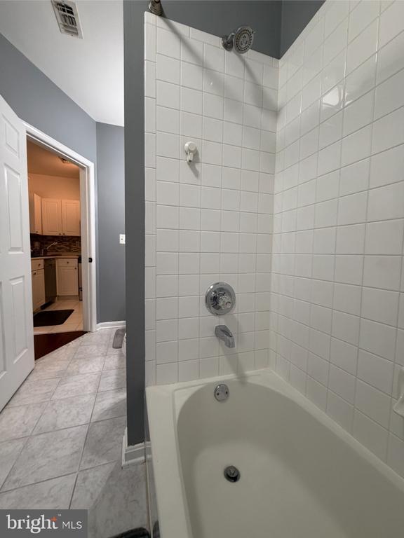 Foto del edificio - 4561 Strutfield Ln