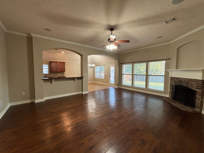 Building Photo - 4 BEDROOM IN LEGACY SUBDIVISION