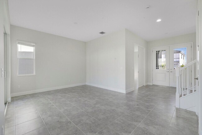 Building Photo - 14959 Redcove Pl