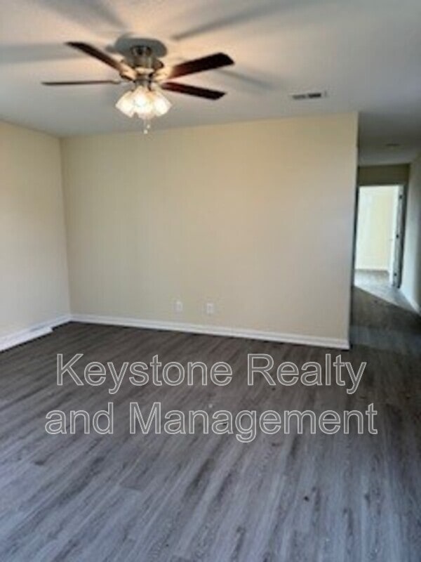 Building Photo - 155 Mace Ln