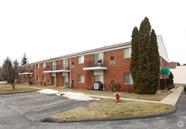 Building Photo - Farmington Manor Apartments