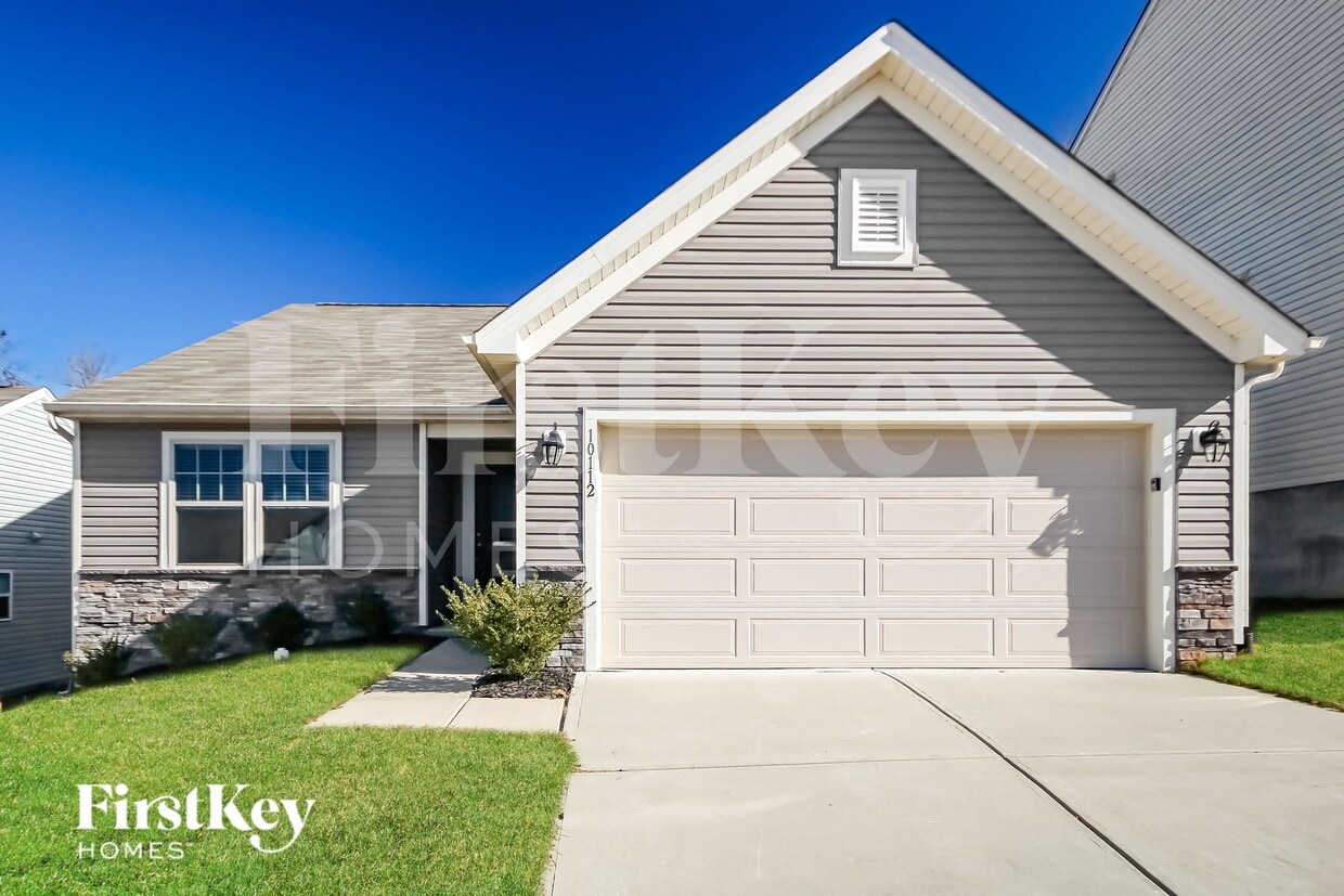 Foto principal - 10112 Holly Park Dr