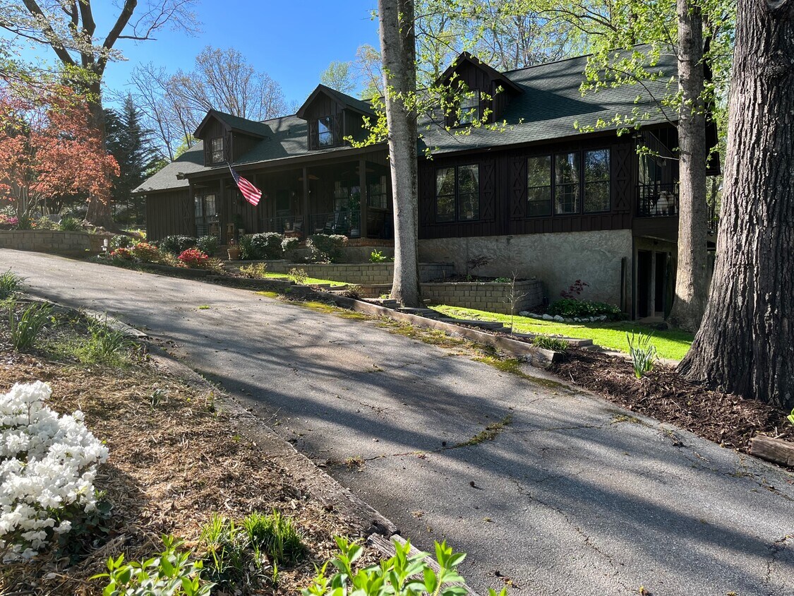 Primary Photo - 1703 Pelham Rd