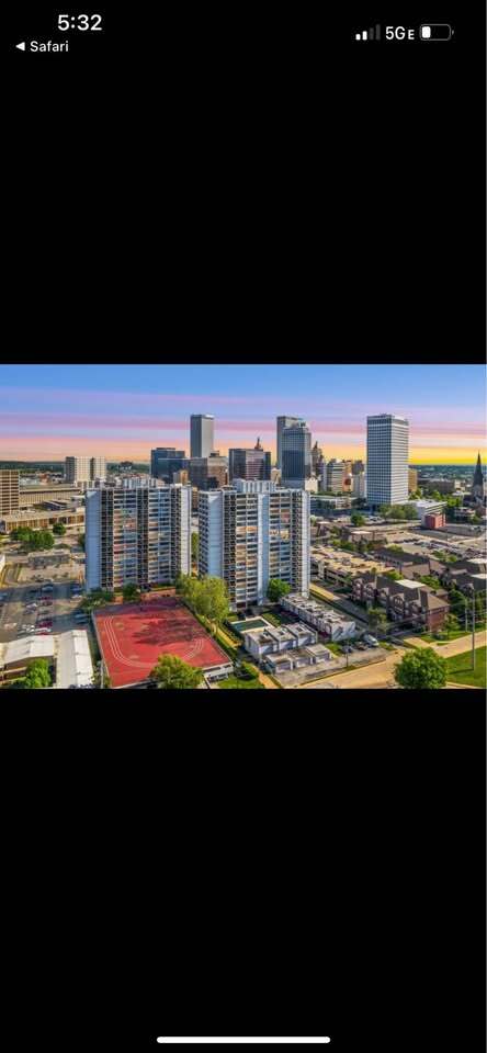 Building Photo - 410 W 7th St