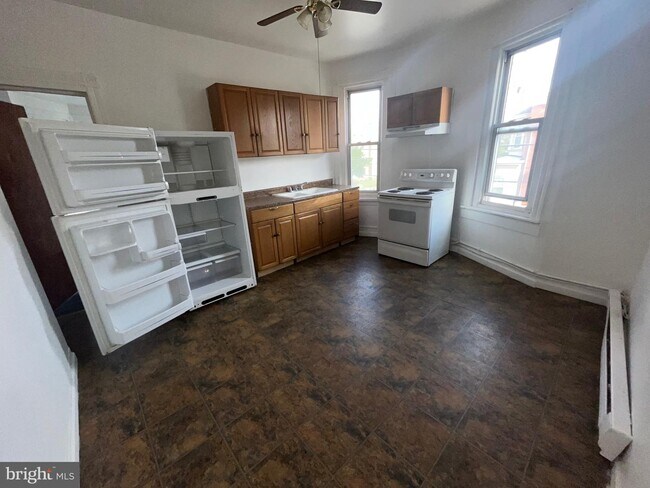Building Photo - 5400 Catharine St