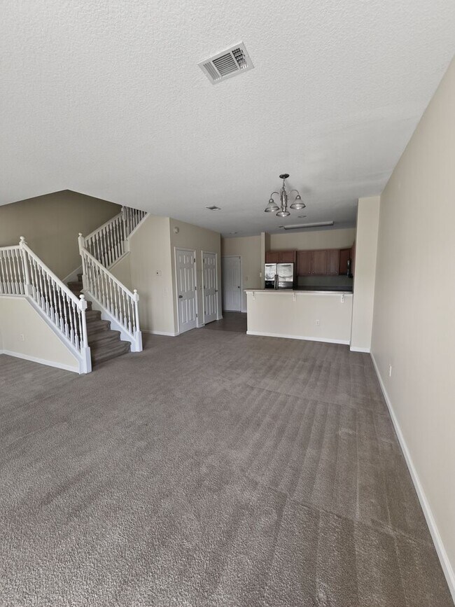 Foto del edificio - RATE DROP ALERT! (was $2100/month)