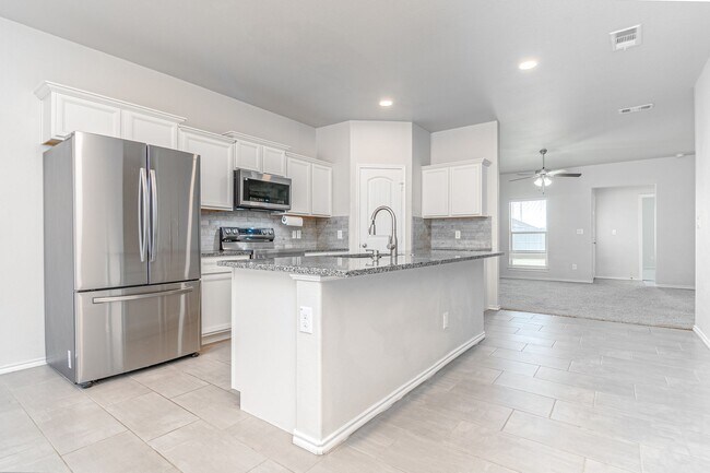 Building Photo - 1600 Rattler Ln