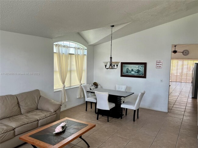 Building Photo - 831 Downing Cir