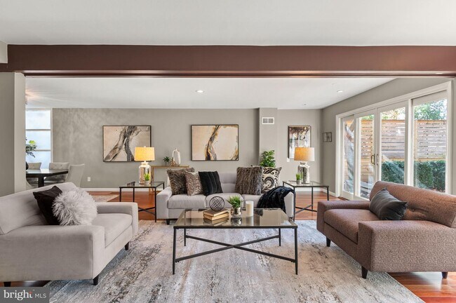 Building Photo - 4809 Bending Ln NW