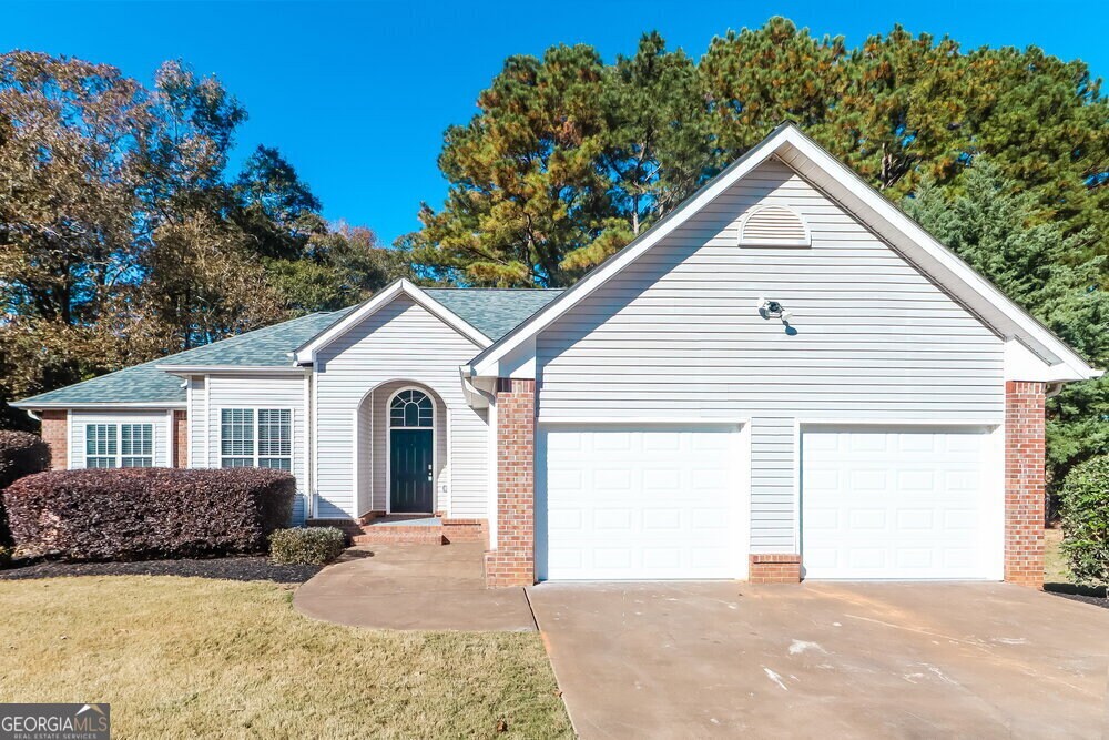 Foto principal - 250 Ashley Oaks Dr