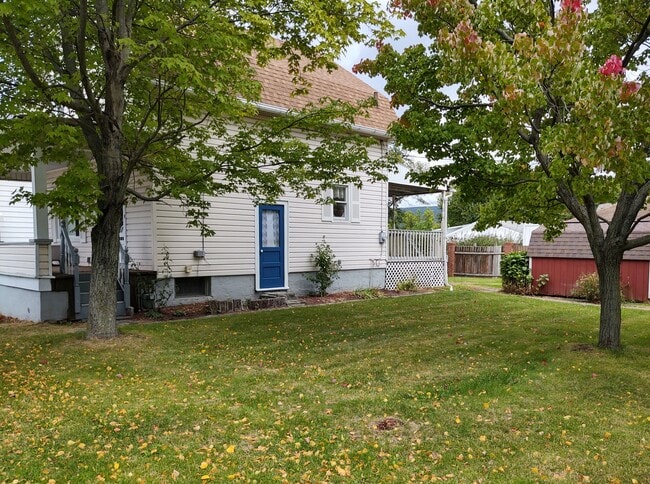 Building Photo - 3121 Walnut Ave