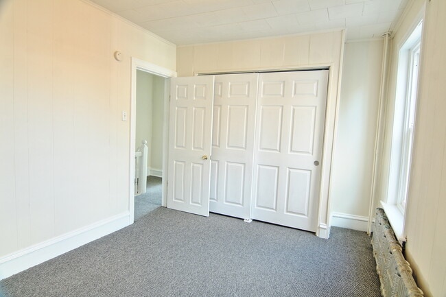 Foto del edificio - Fifth Street 10 W.