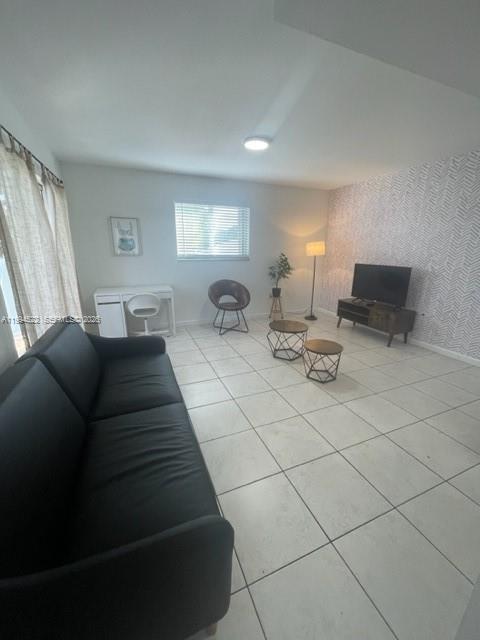Foto del edificio - 328 NW 12th Ave